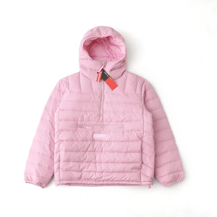 シュプリーム マイクロ ダウン ハーフジップ フーデッド プルオーバー（FW25）ライトピンク